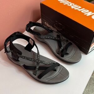 Northside Covina Black and Gray Sport Sandals